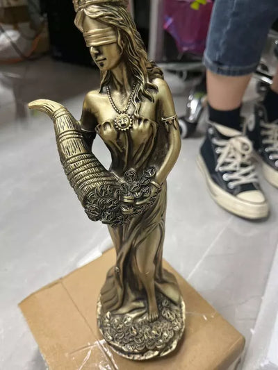 Customer using Blind folded Buena Fortuna