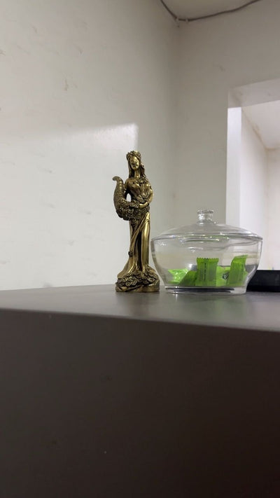 Customer using Blind folded Buena Fortuna