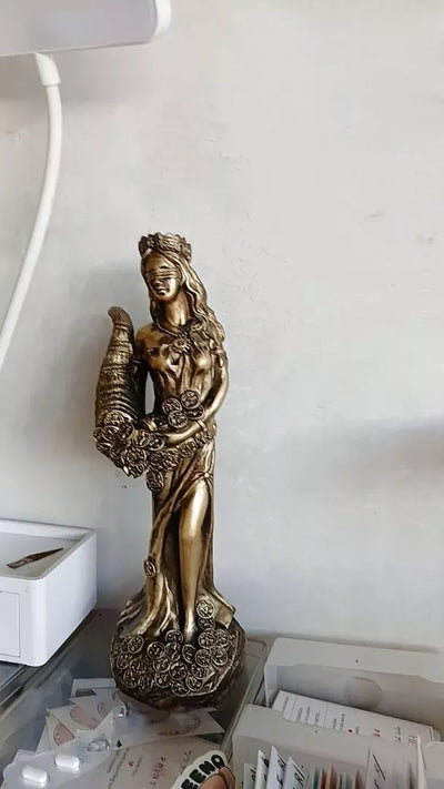 Customer using Blind folded Buena Fortuna